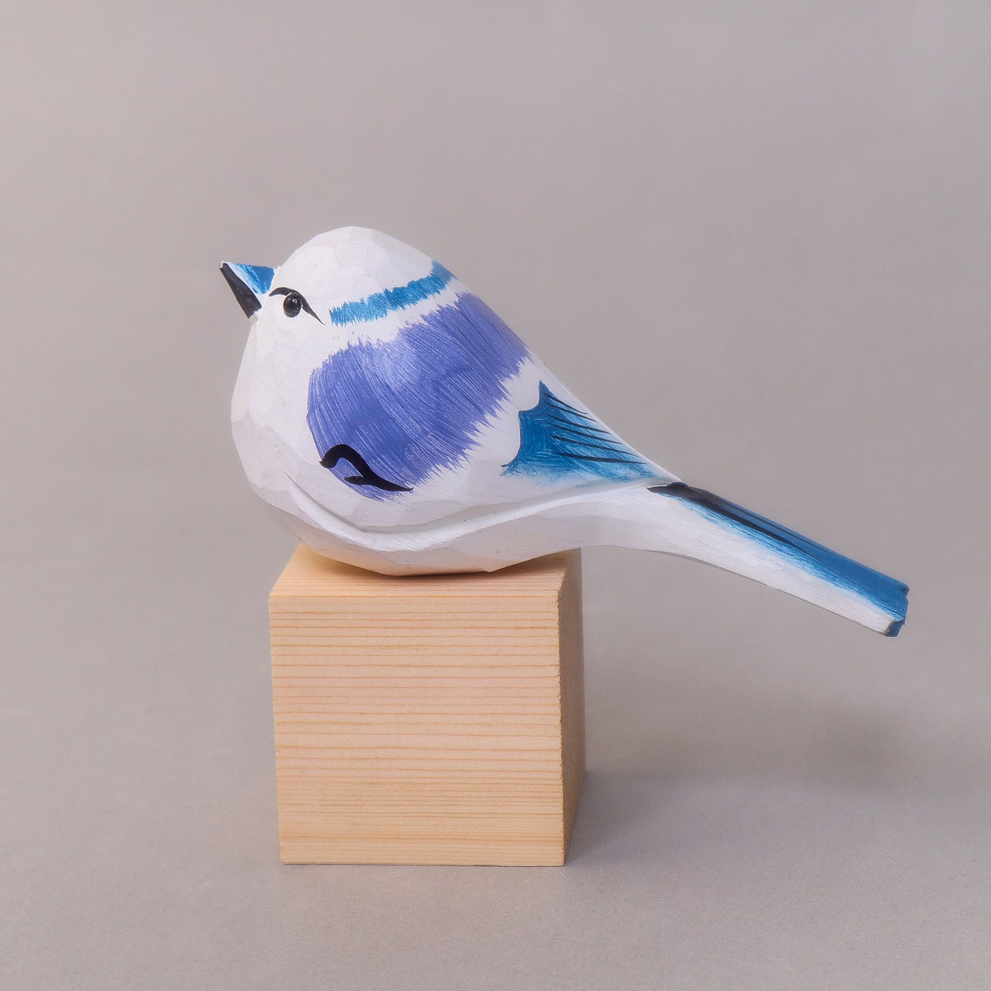 HM019 Hand-Carved Wooden Bird Figurine – White