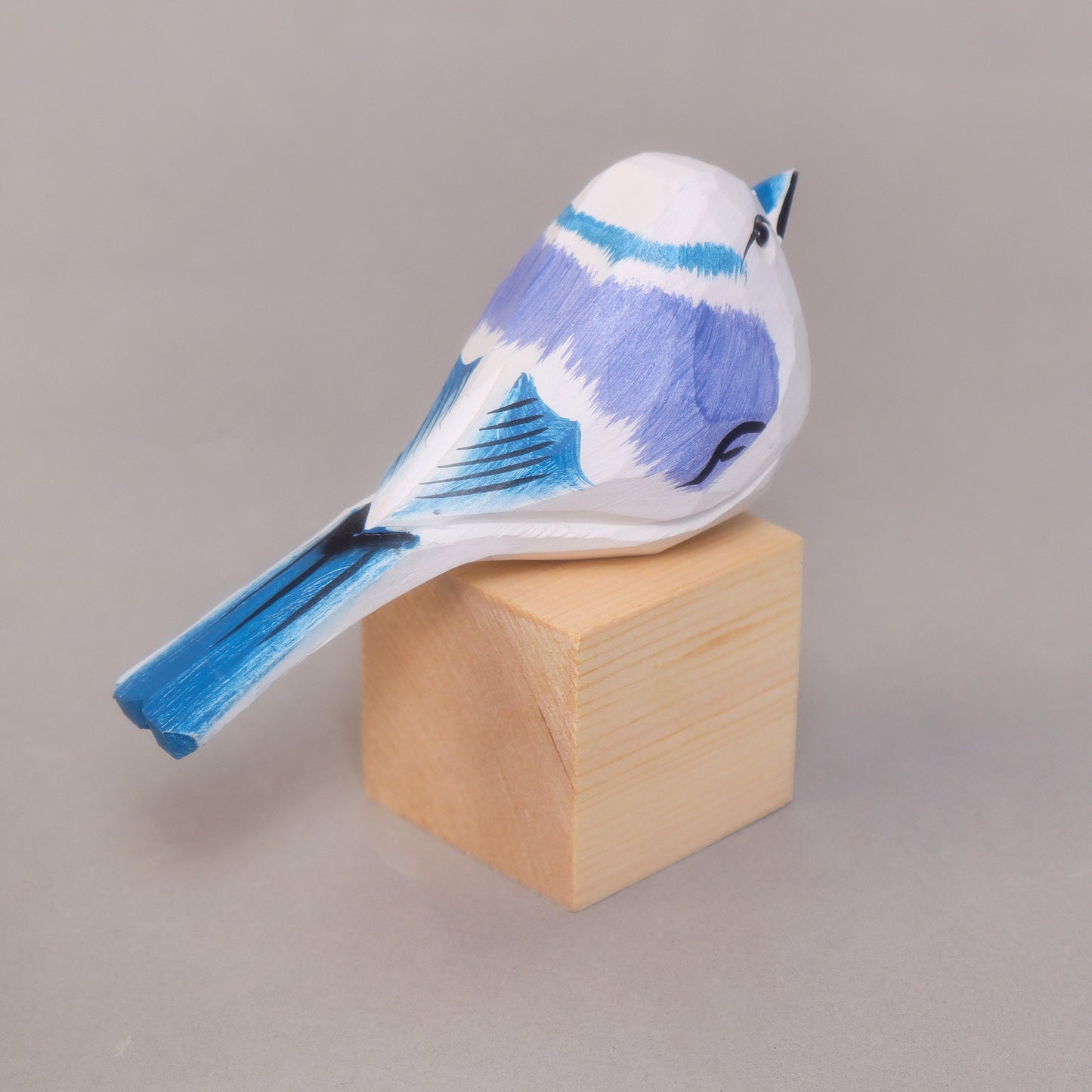 HM019 Hand-Carved Wooden Bird Figurine – White