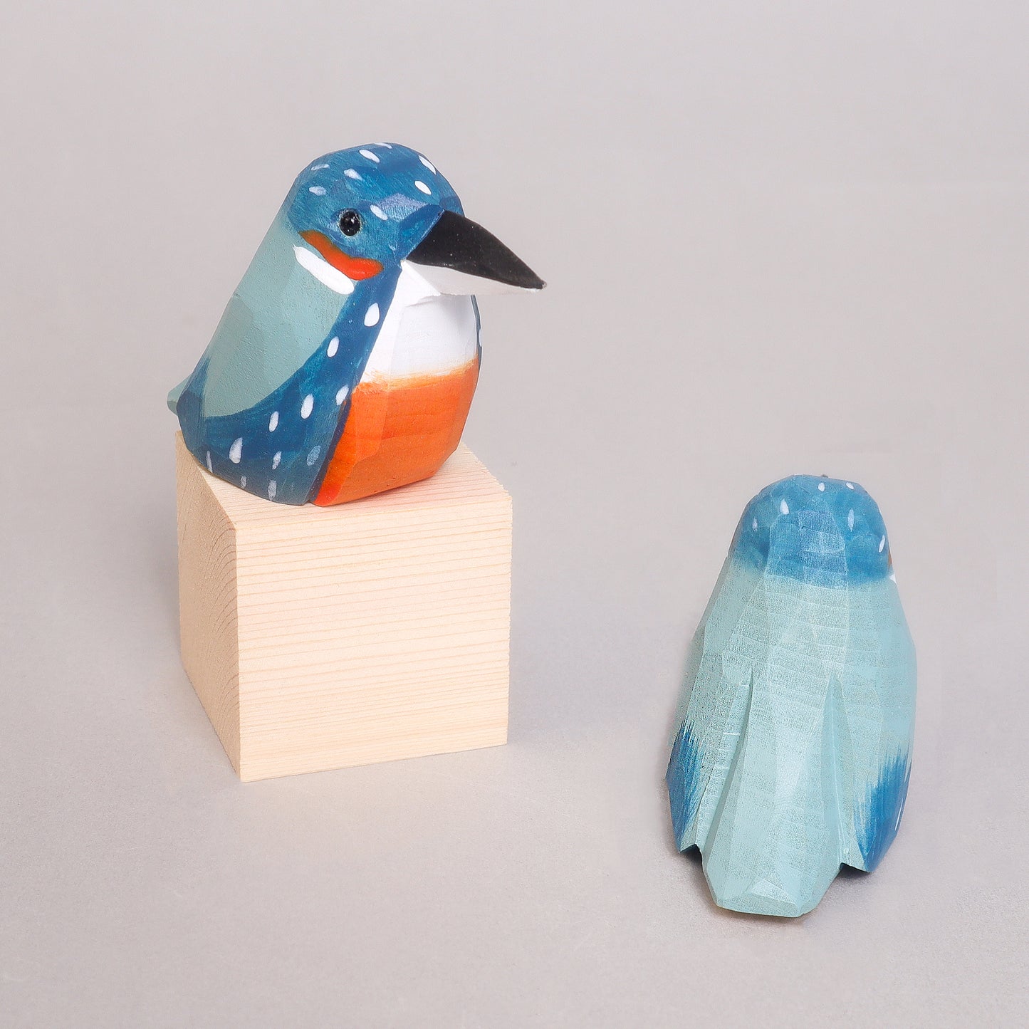 HM021 Hand-Carved Wooden Bird Figurine – Hummingbird