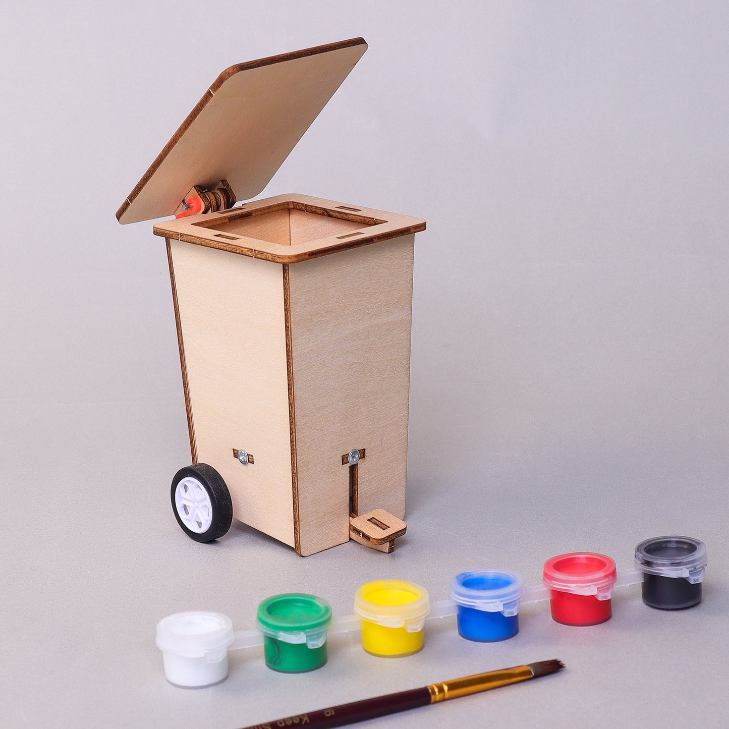 CF023 Build & Paint Mini Trash Cans (Set of 2)