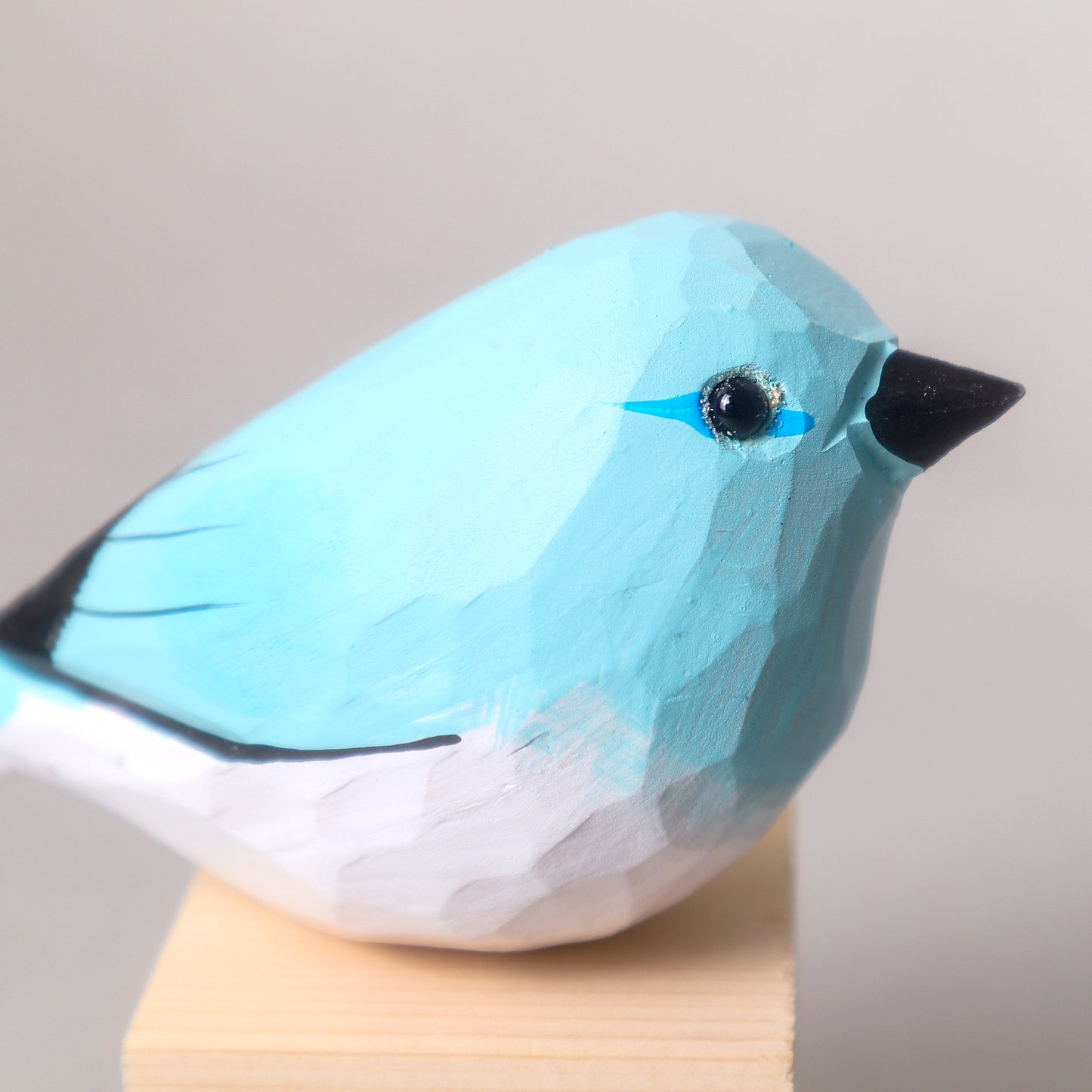 HM020 Hand-Carved Wooden Bird Figurine – Blue