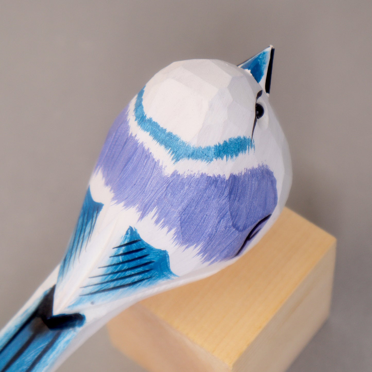 HM019 Hand-Carved Wooden Bird Figurine – White