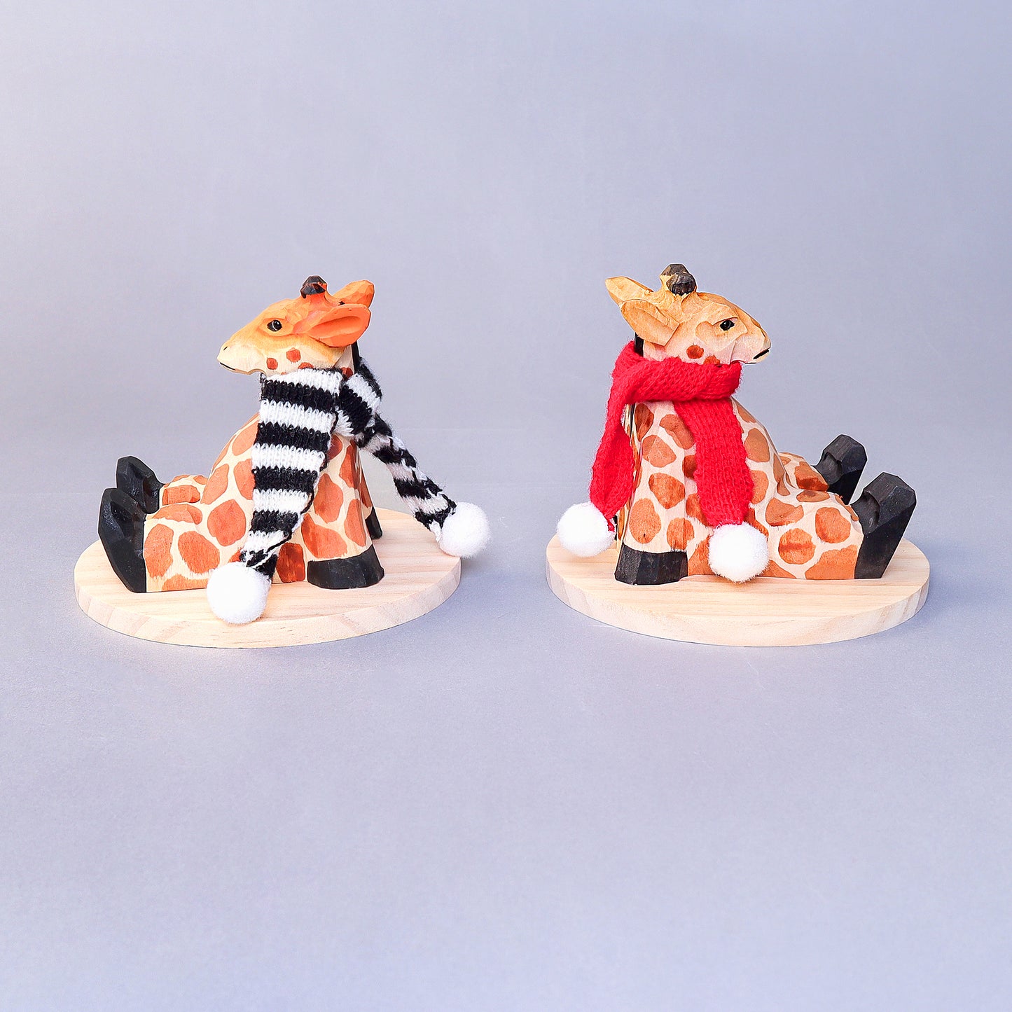HM005 Handmade Wood-Carved Giraffe Cellphone Stand