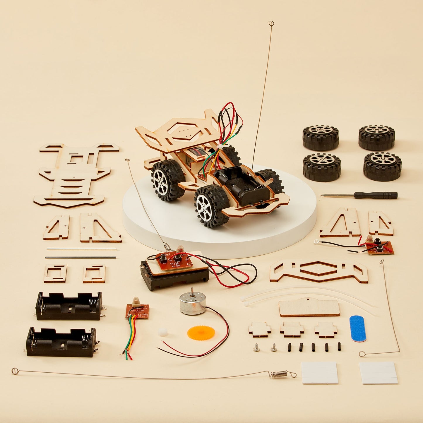 ST016 Radio-Controlled Car